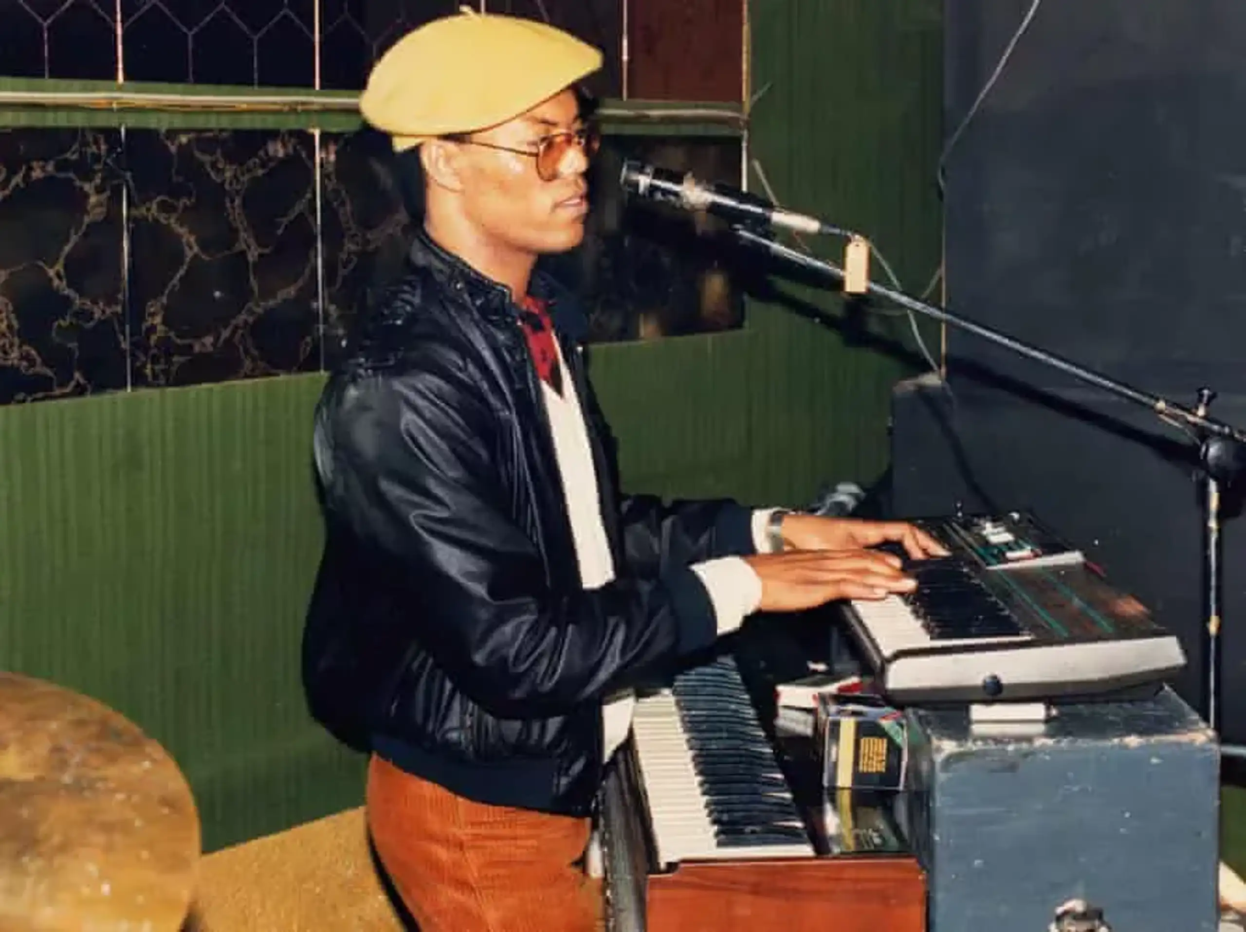 Paulino Vieira making use of the "lost" gear (archive photo courtest of Analog Africa)